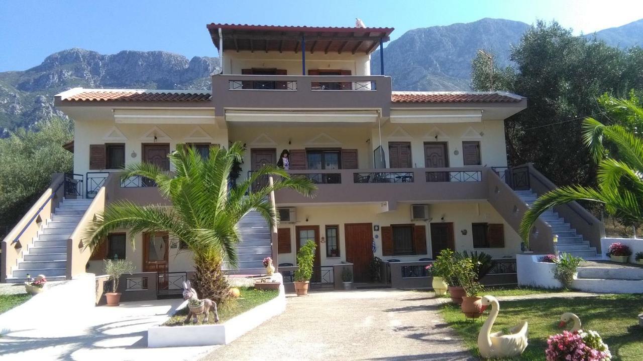 Mιχαλης Apartments Paramythia Exteriör bild