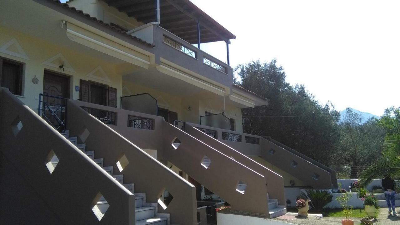 Mιχαλης Apartments Paramythia Exteriör bild