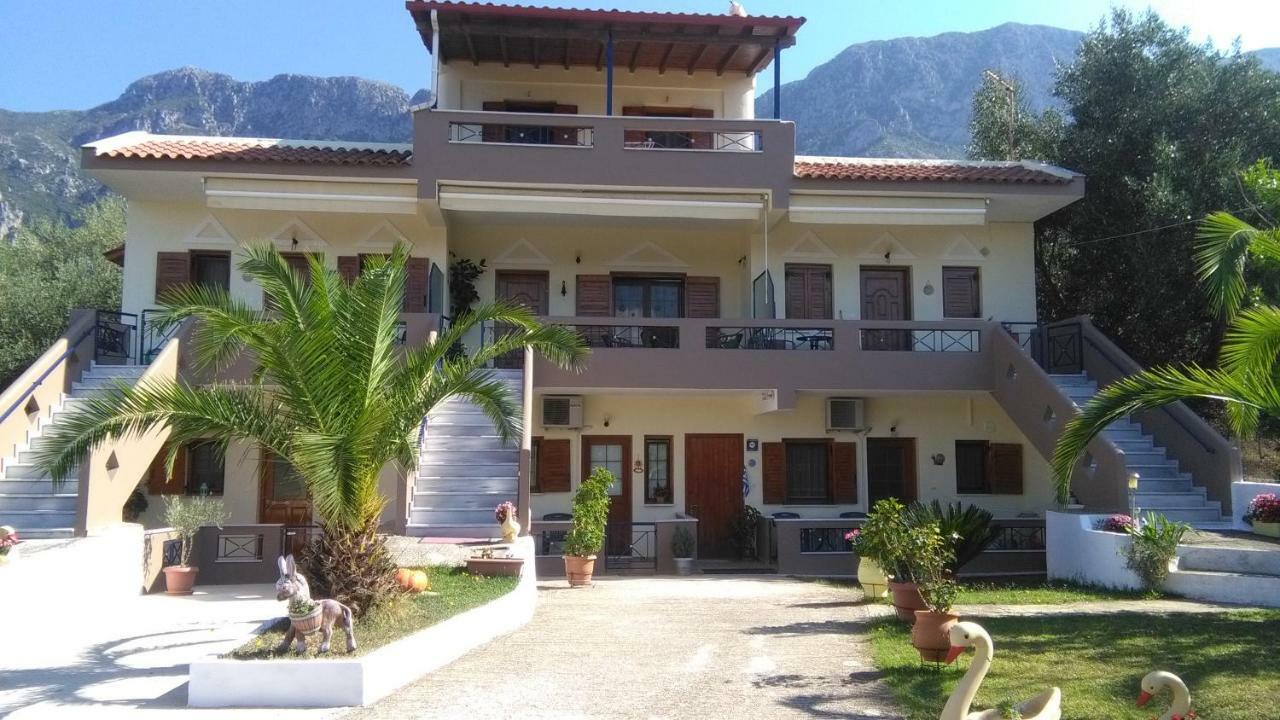Mιχαλης Apartments Paramythia Exteriör bild